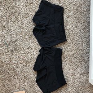 Lululemon Black Speed Up Shorts 2.5”